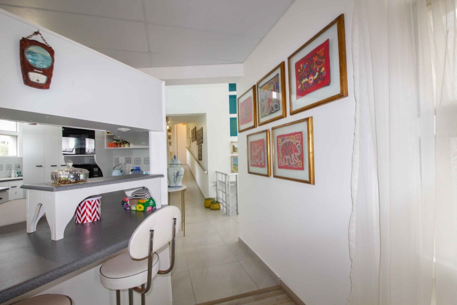3 Bedroom Property for Sale in Wavecrest Eastern Cape